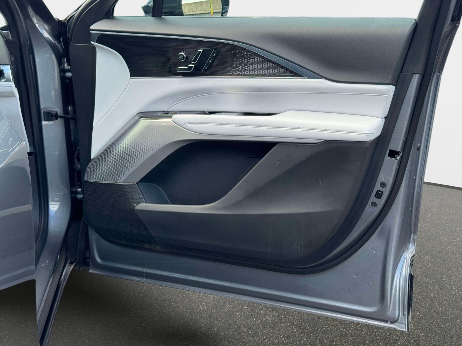 Certified 2023 Cadillac Lyriq 2WD image 15