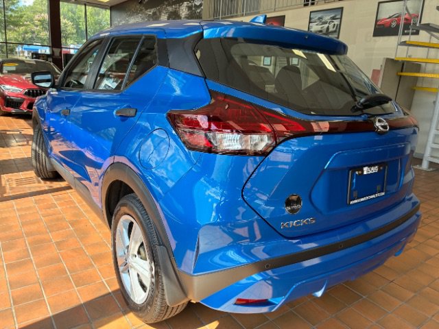 Used 2025 Nissan Kicks Play S w/ Interior Electronics Package FWD image 7