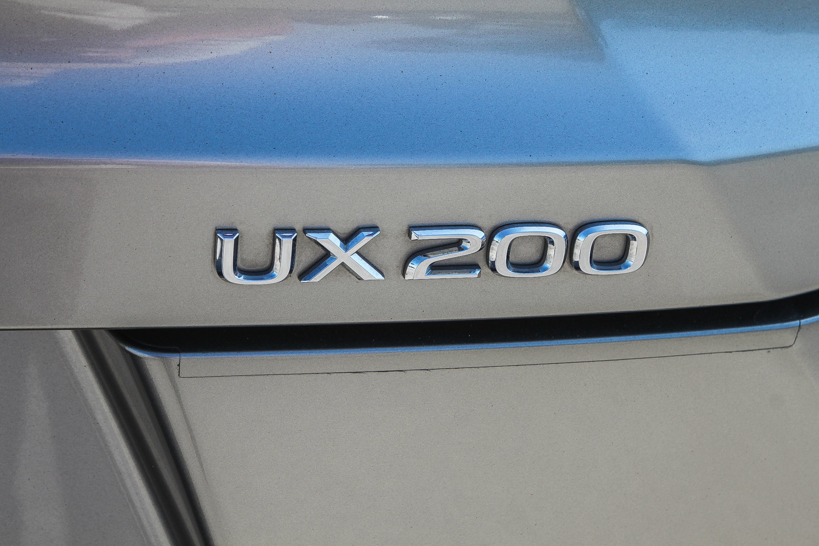 Used 2019 Lexus UX 200 F Sport w/ F Sport Premium Package image 11