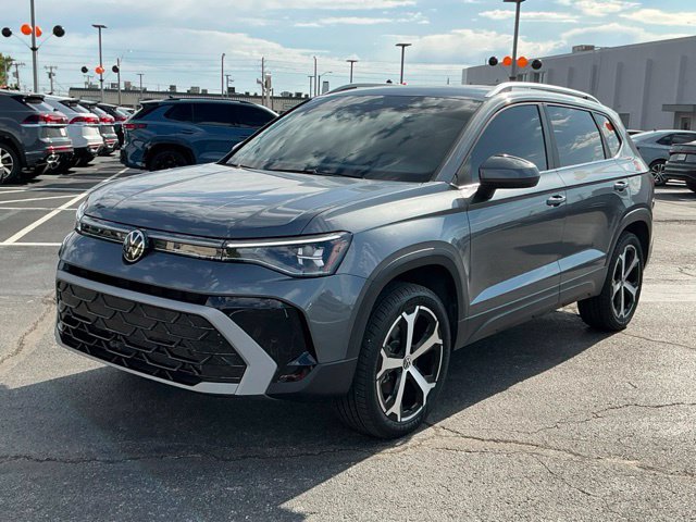 Certified 2025 Volkswagen Taos SEL AWD/4WD image 7