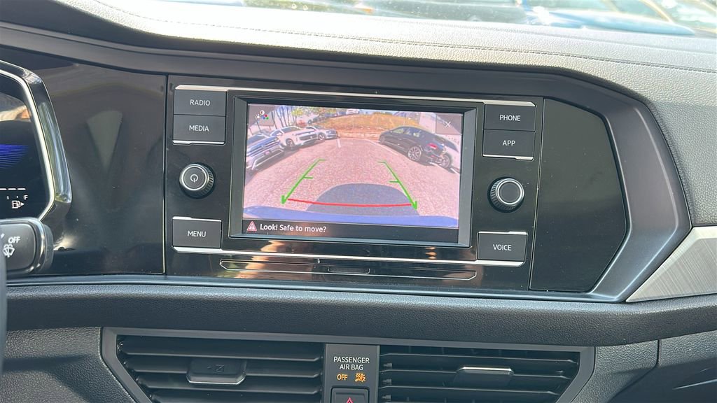Used 2023 Volkswagen Jetta SE w/ Panoramic Sunroof Package FWD image 16