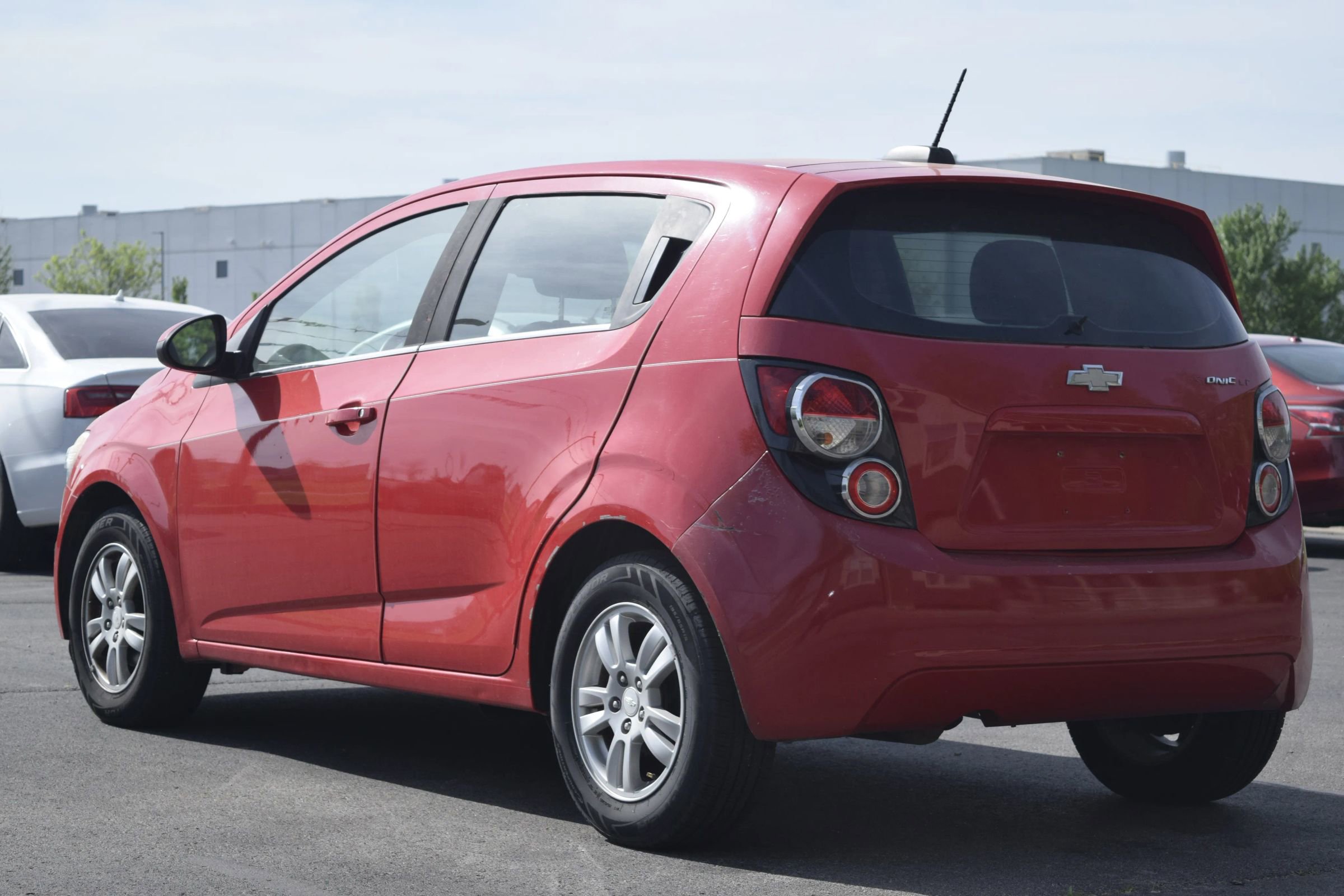 Used 2015 Chevrolet Sonic LT FWD image 2