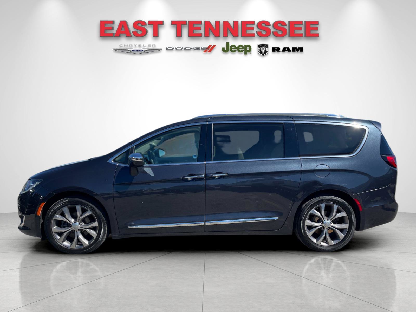 Used 2020 Chrysler Pacifica Limited FWD image 6