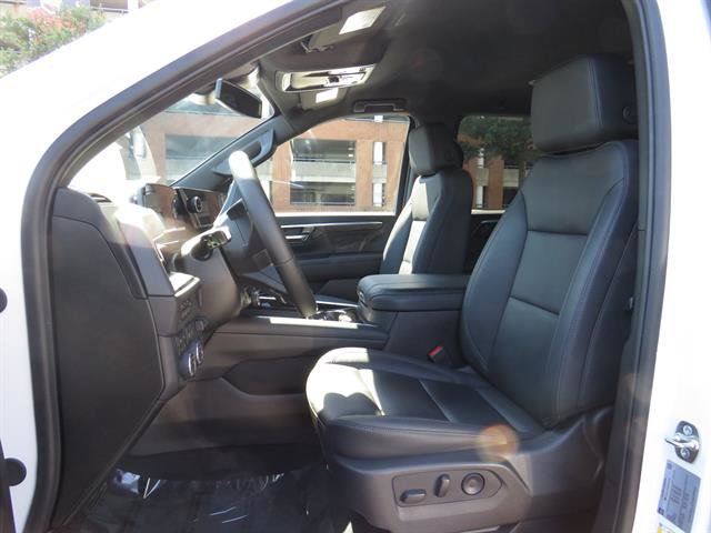 Used 2025 Chevrolet Suburban LT w/ Comfort Package AWD/4WD image 21