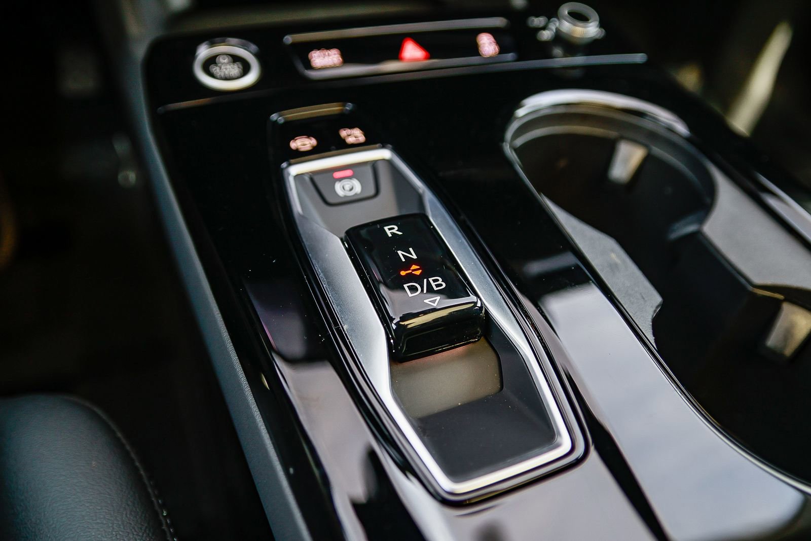 Certified 2025 Audi A6 e-tron Premium Plus w/ Premium Plus image 25