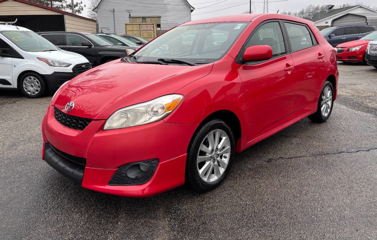 Used 2010 Toyota Matrix image 2