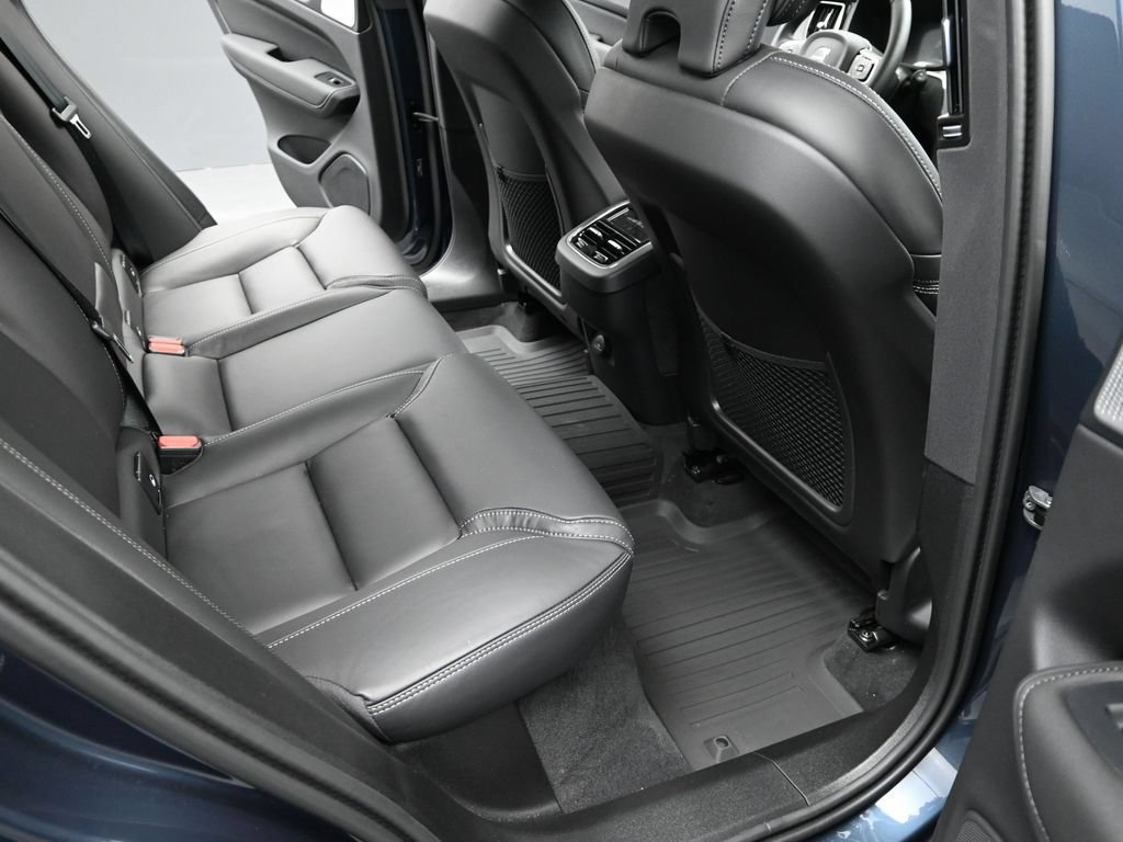 New 2026 Volvo XC60 B5 Ultra w/ Climate Package AWD/4WD image 16