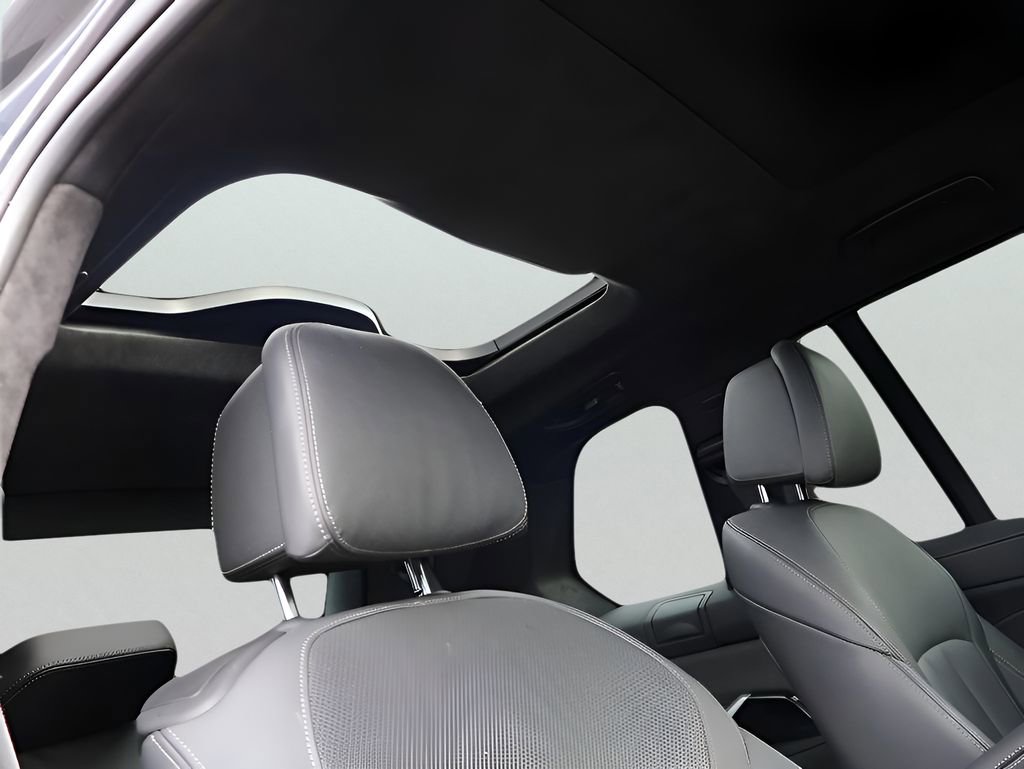 Used 2022 BMW X7 M50i w/ Dynamic Handling Package AWD/4WD image 15