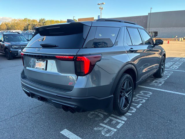 Used 2025 Ford Explorer ST w/ Sun And Sound Package AWD/4WD image 3