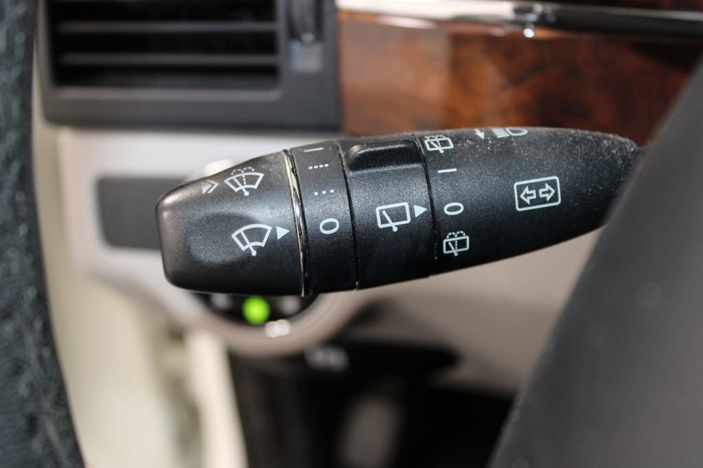 Used 2010 Mercedes-Benz GLK 350 4MATIC image 24