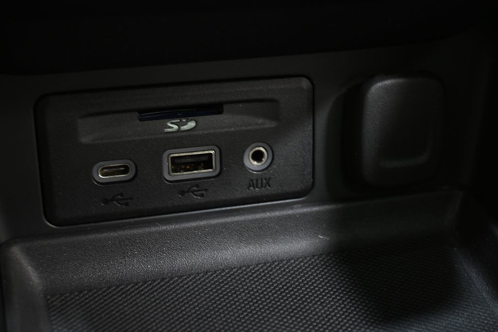 Used 2021 GMC Terrain SLT w/ LPO, Floor Liner Package image 23