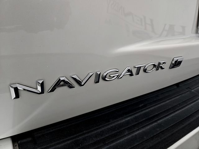 Used 2017 Lincoln Navigator L Reserve AWD/4WD image 32