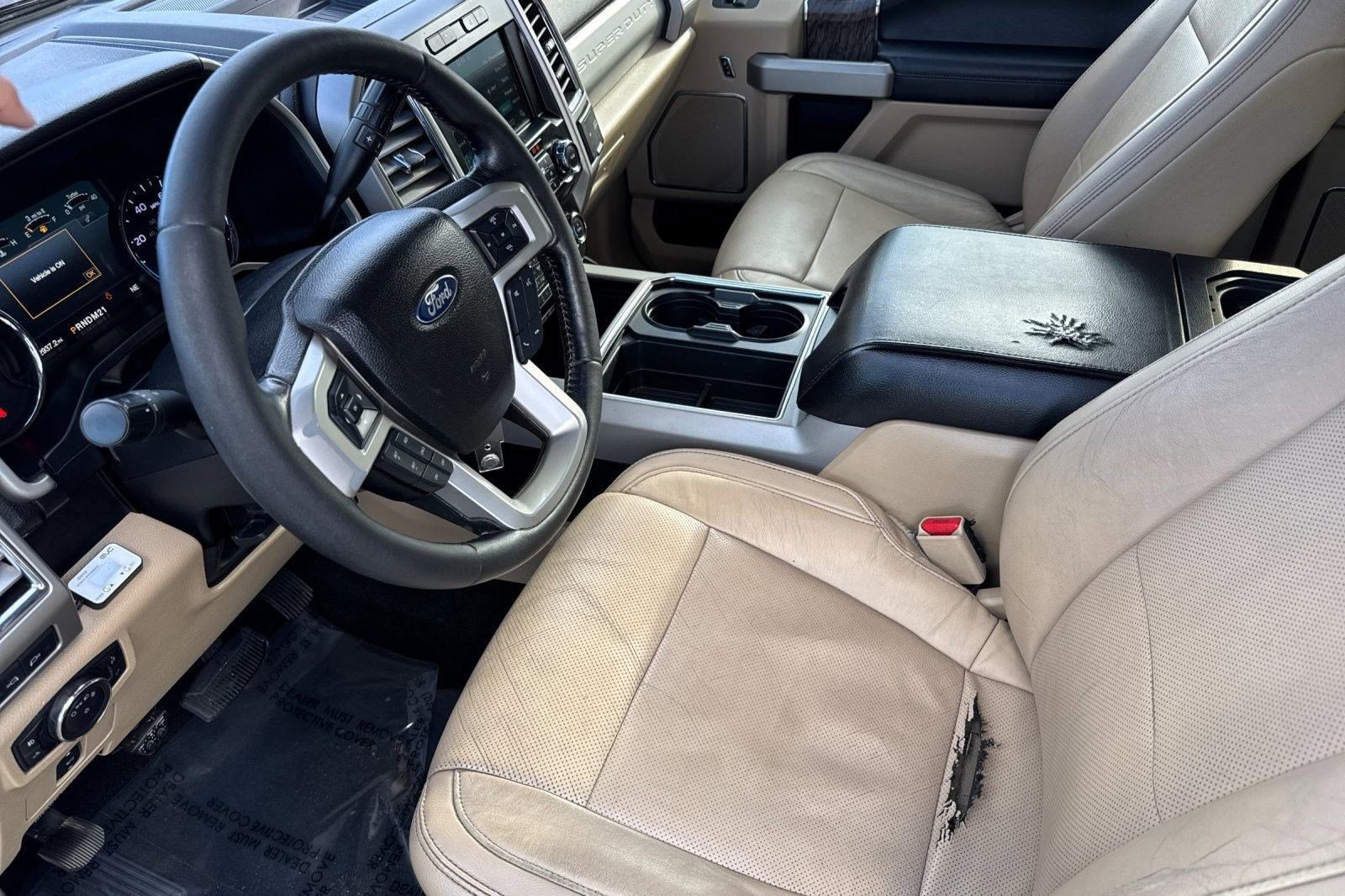 Used 2017 Ford F250 Lariat w/ Chrome Package image 4