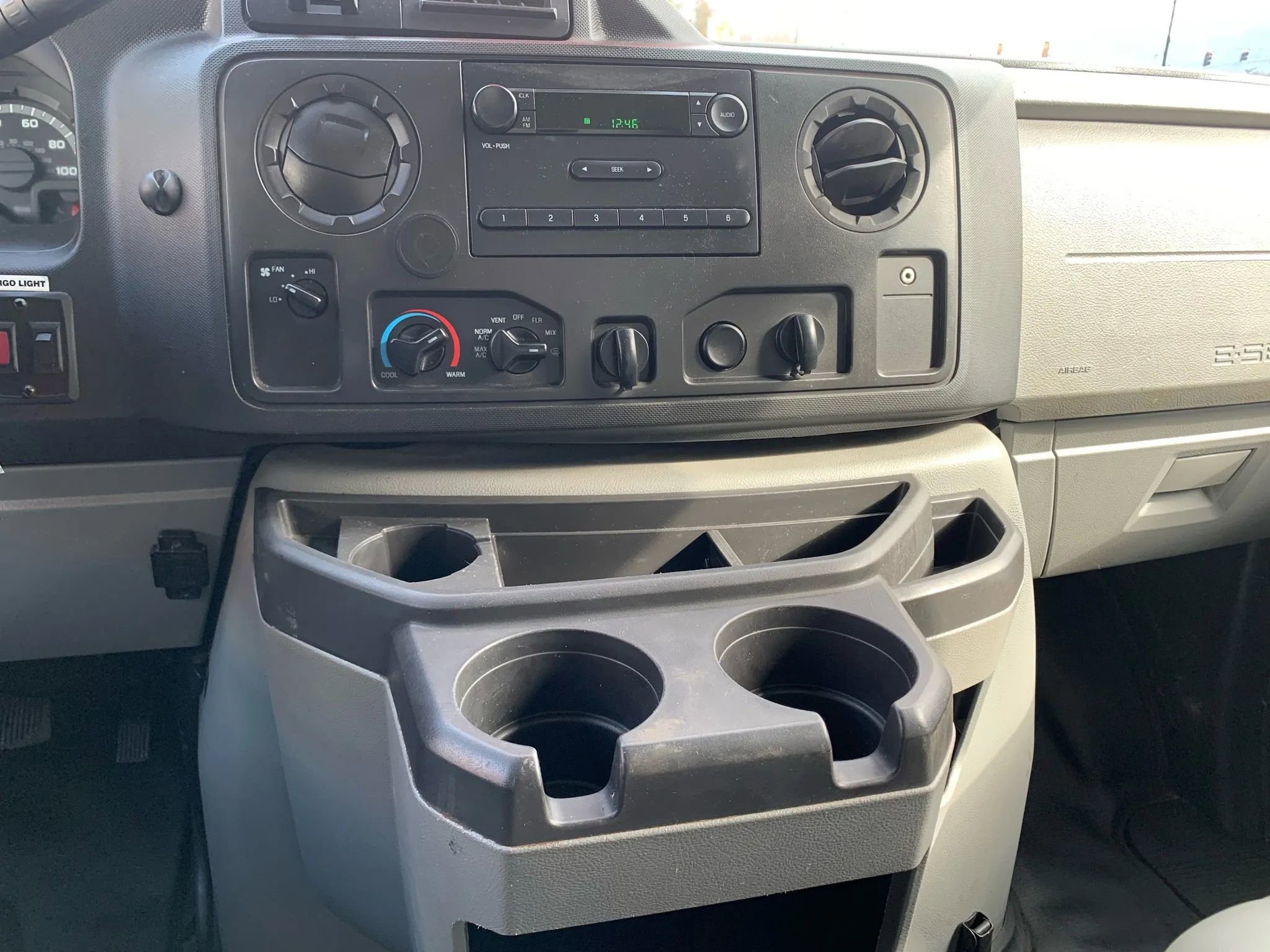 Used 2019 Ford E-450 and Econoline 450 Super Duty w/ Power Windows & Locks Group image 15