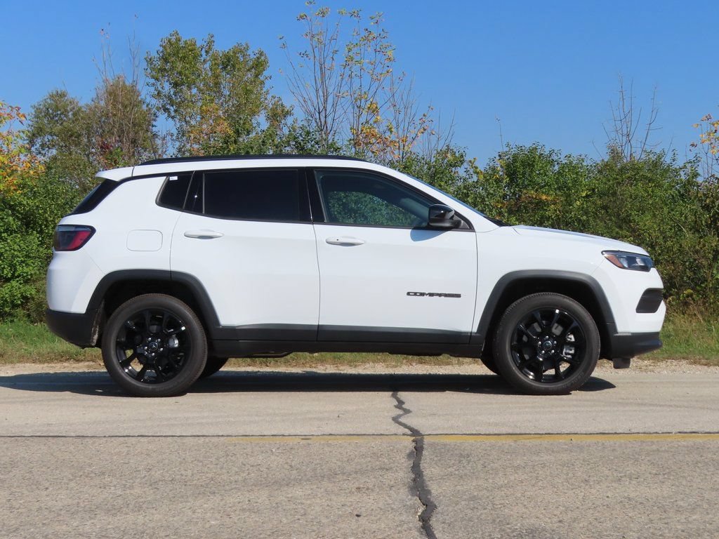 New 2026 Jeep Compass Latitude w/ Quick Order Package 29K AWD/4WD image 2