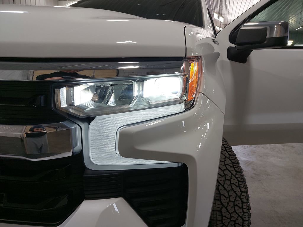 Used 2024 Chevrolet Silverado 1500 LT image 31