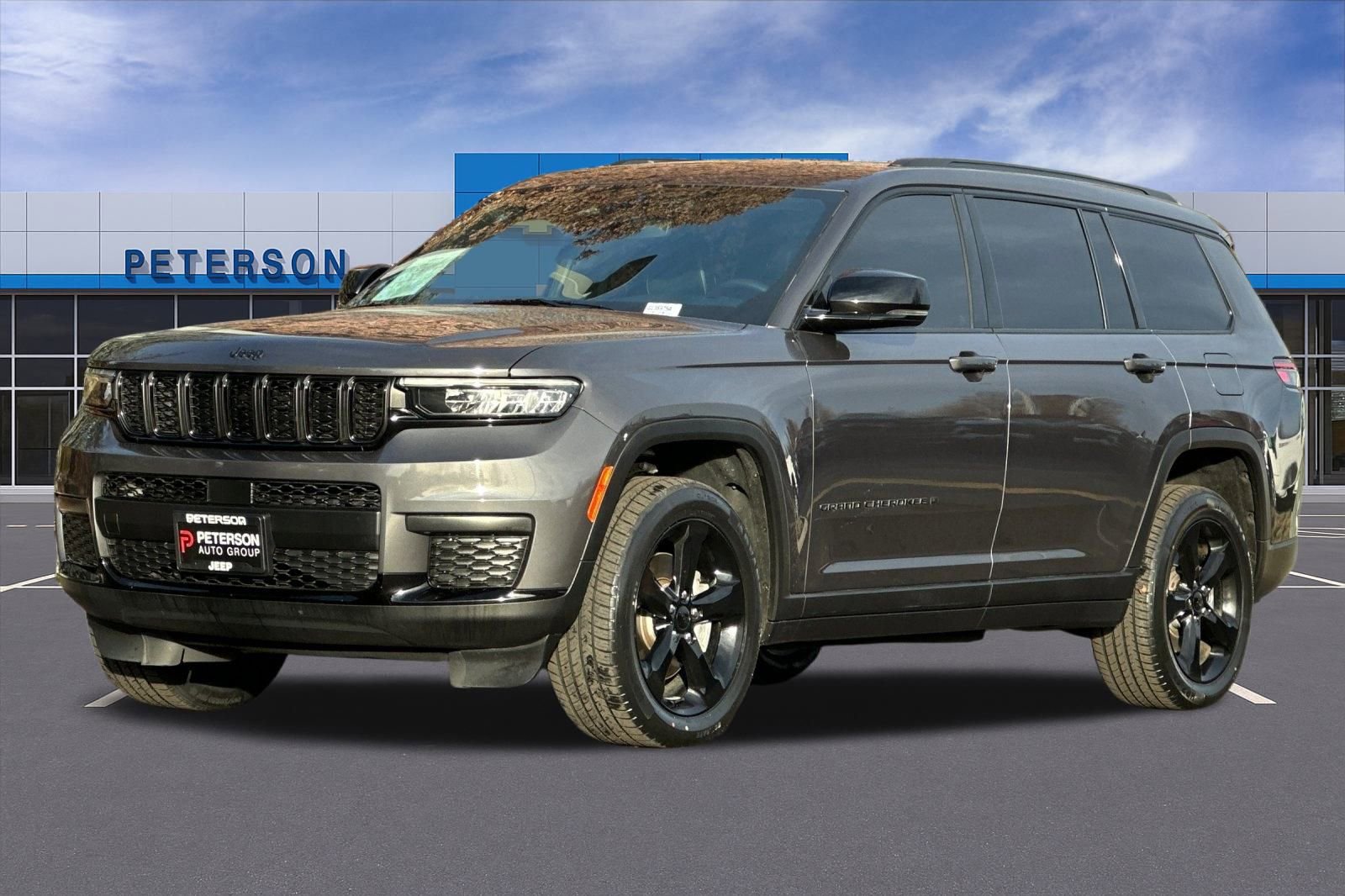 Used 2022 Jeep Grand Cherokee L Laredo image 8