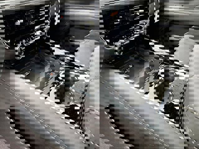 New 2026 Chevrolet Suburban Premier image 13