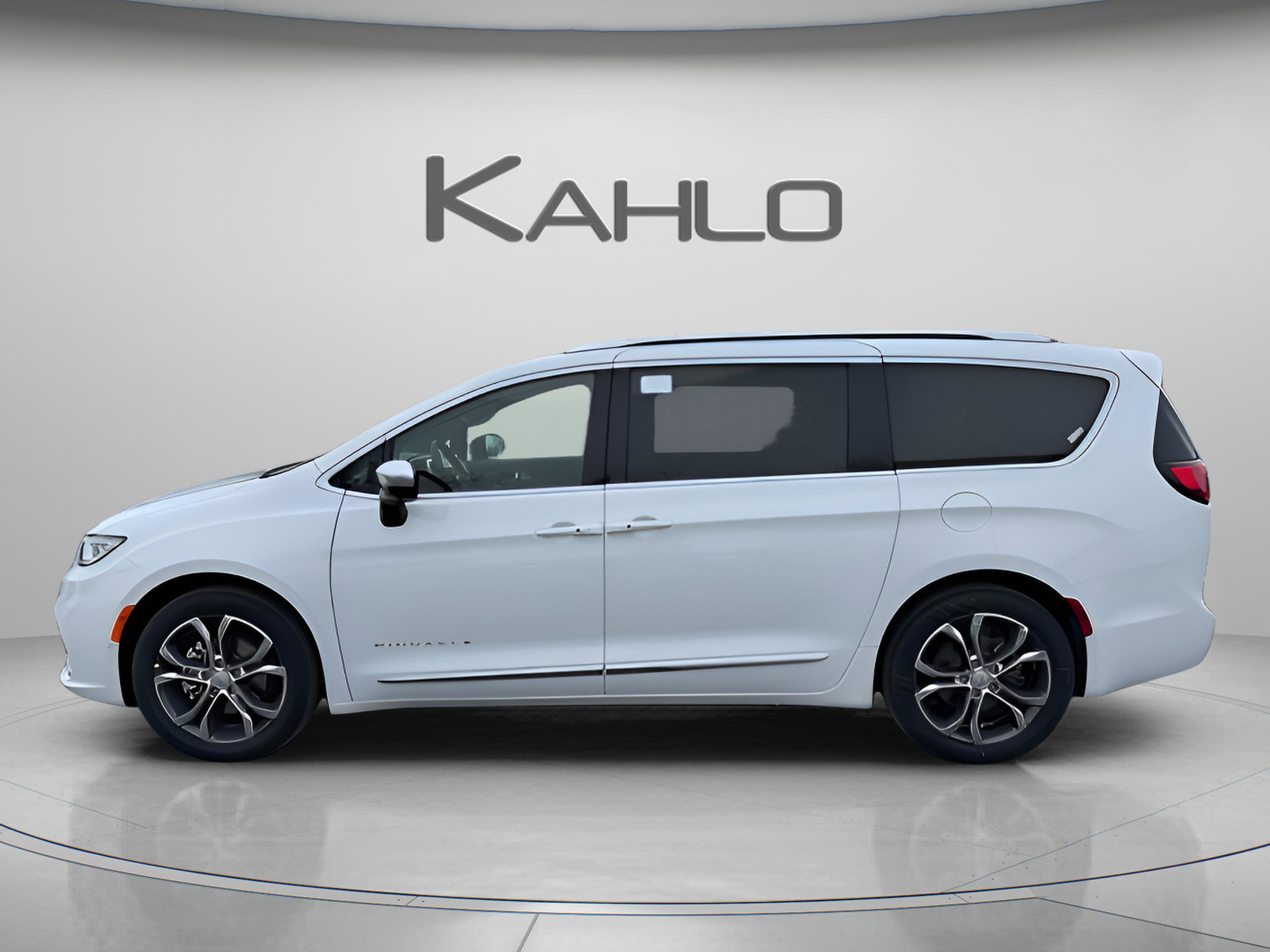 New 2026 Chrysler Pacifica Pinnacle image 2