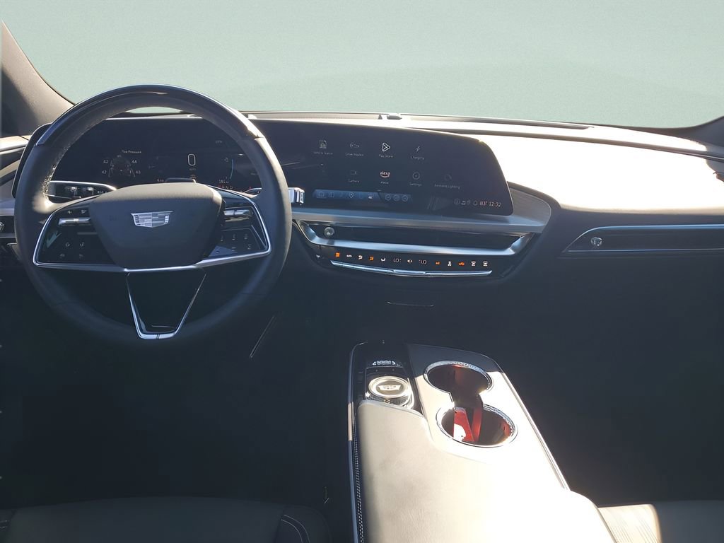 Used 2025 Cadillac Lyriq Luxury image 10