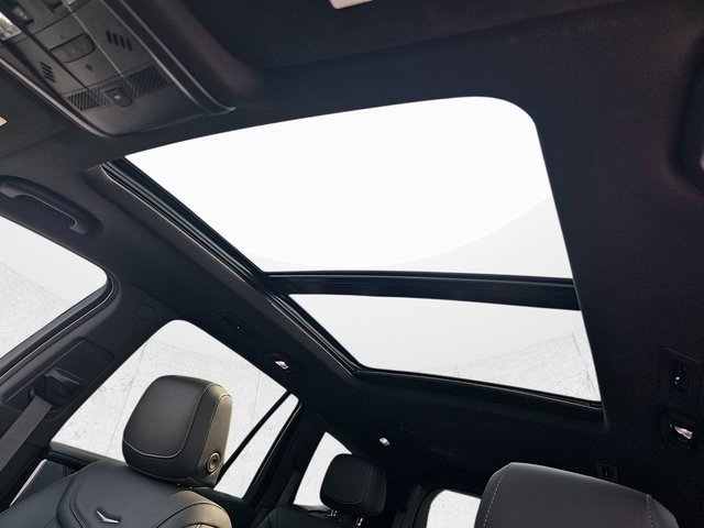 Used 2025 Cadillac XT6 Sport w/ Technology Package image 32