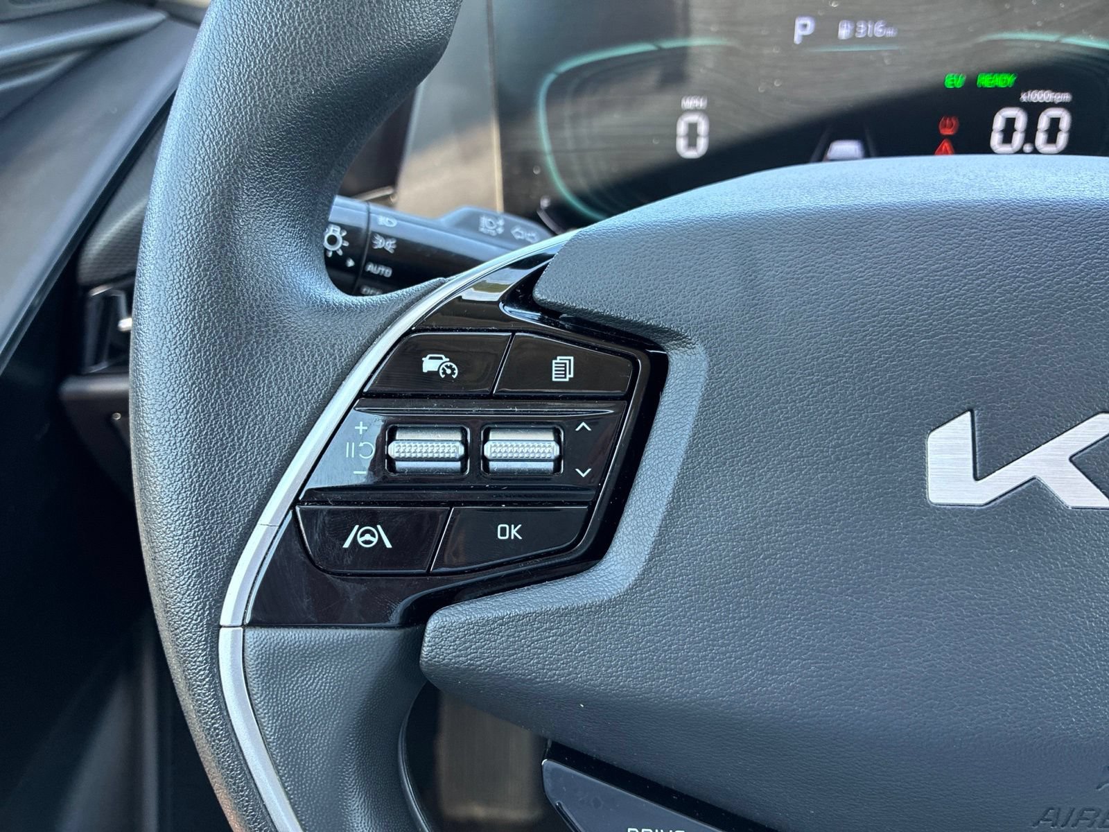 Used 2024 Kia Niro LX FWD image 20