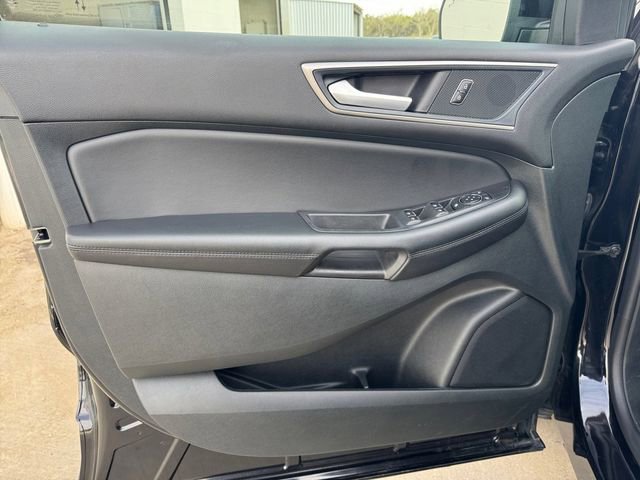 Used 2024 Ford Edge SEL image 4