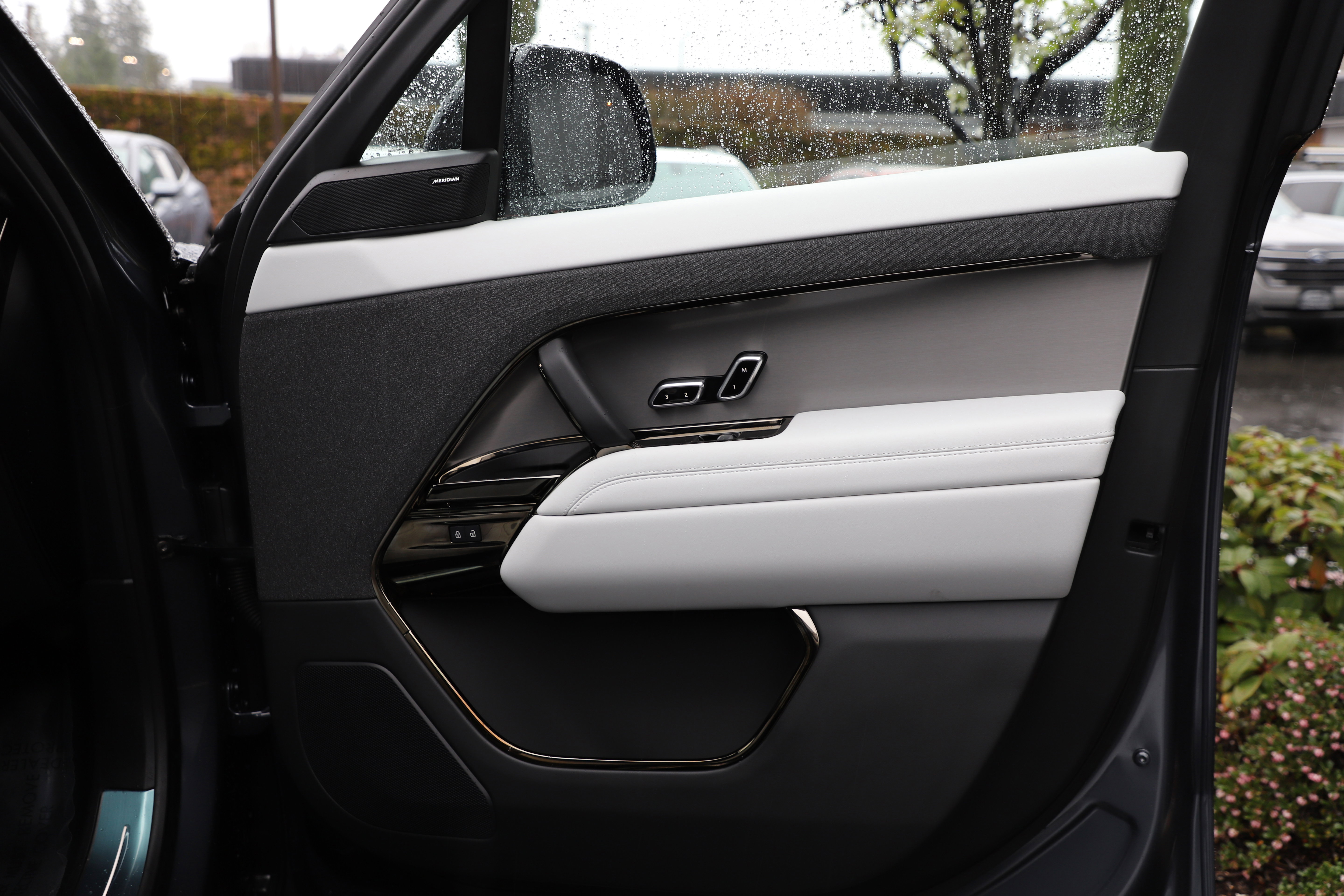 New 2026 Land Rover Range Rover Sport SE image 9