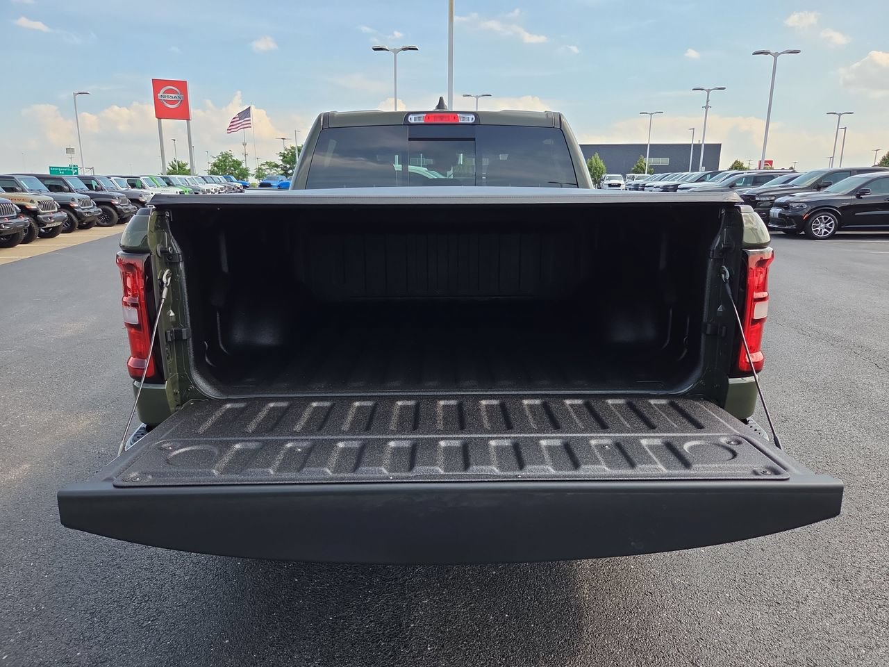 New 2026 RAM 1500 Express AWD/4WD image 7