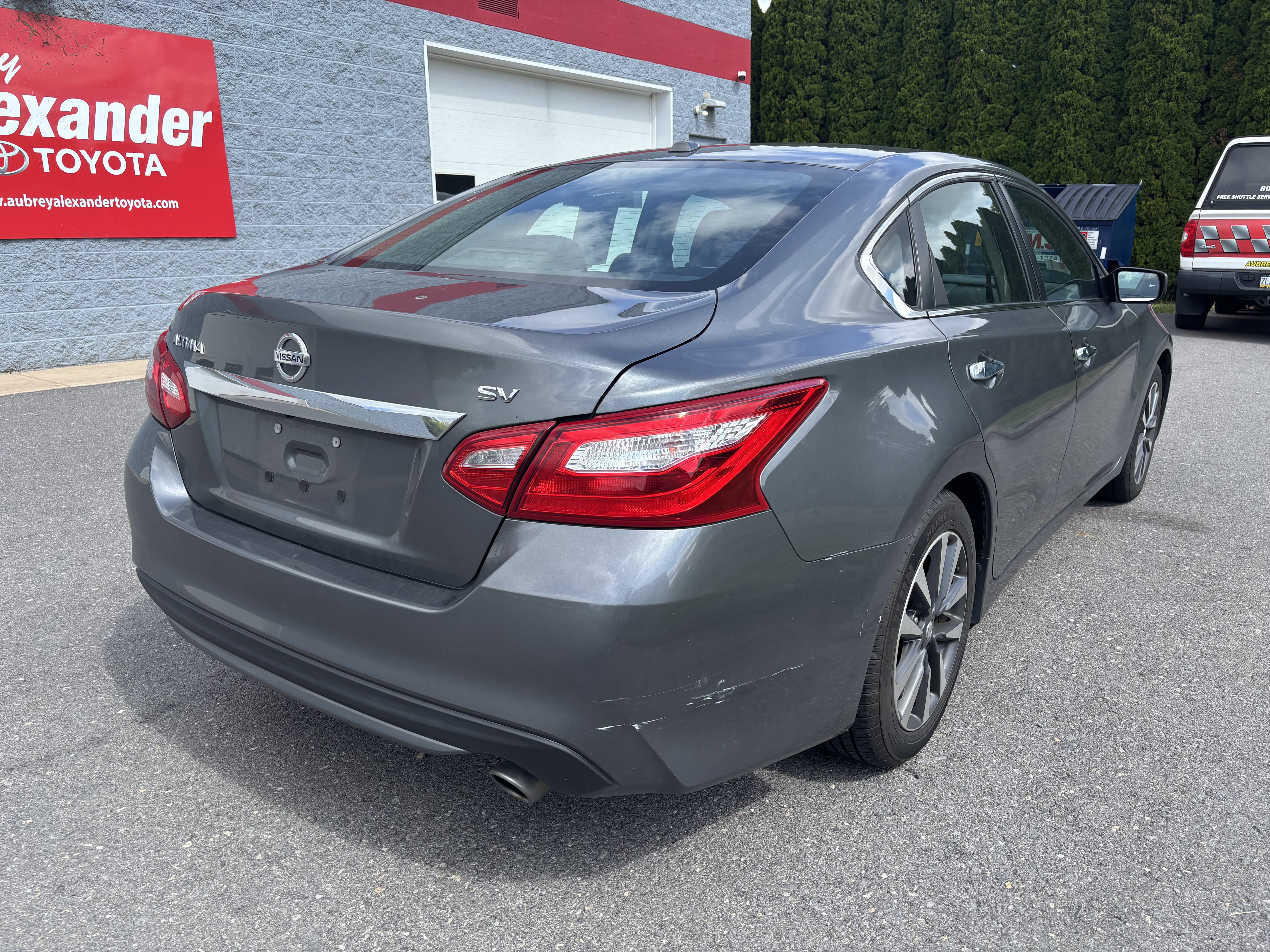 Used 2017 Nissan Altima 2.5 SV FWD image 3