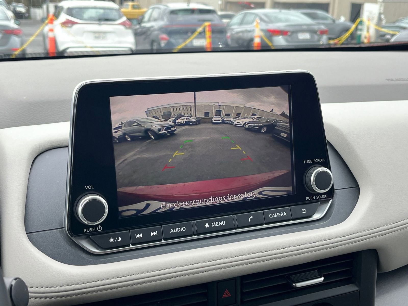 Used 2025 Nissan Rogue SV image 25