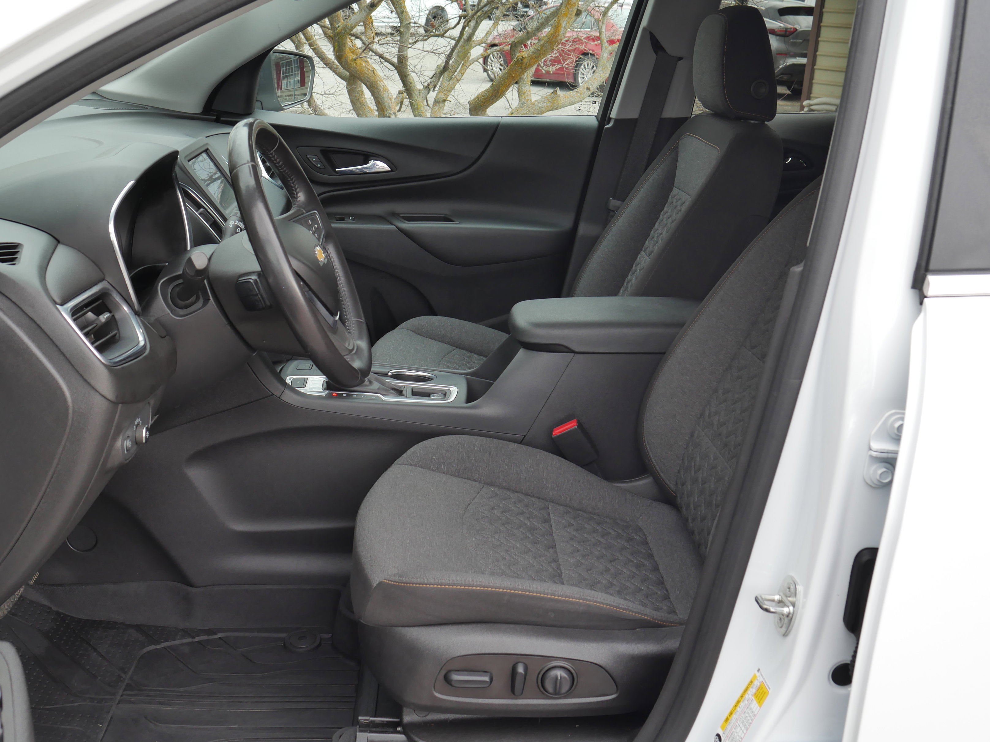 Used 2022 Chevrolet Equinox LT image 10