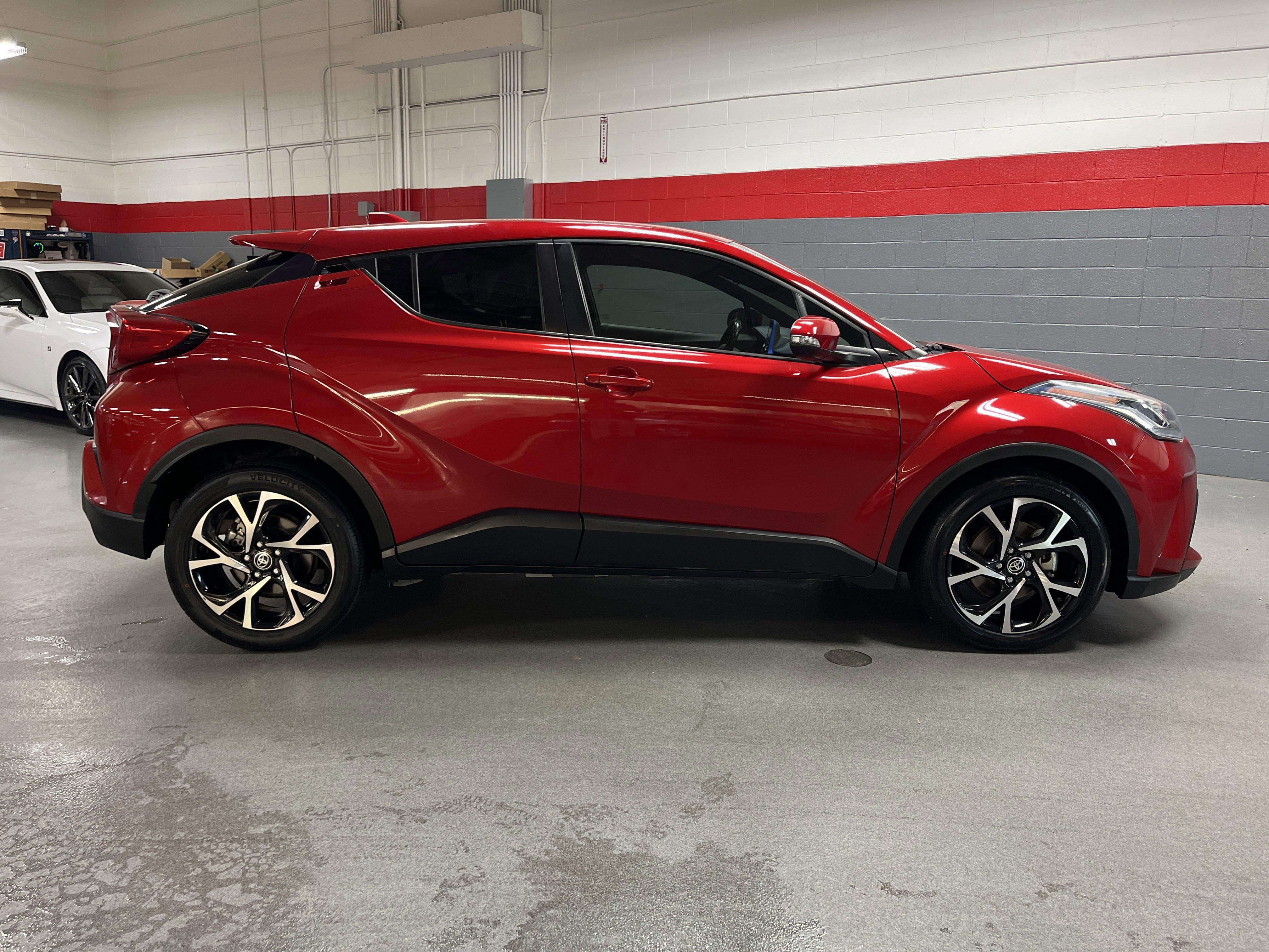 Used 2022 Toyota C-HR XLE image 11