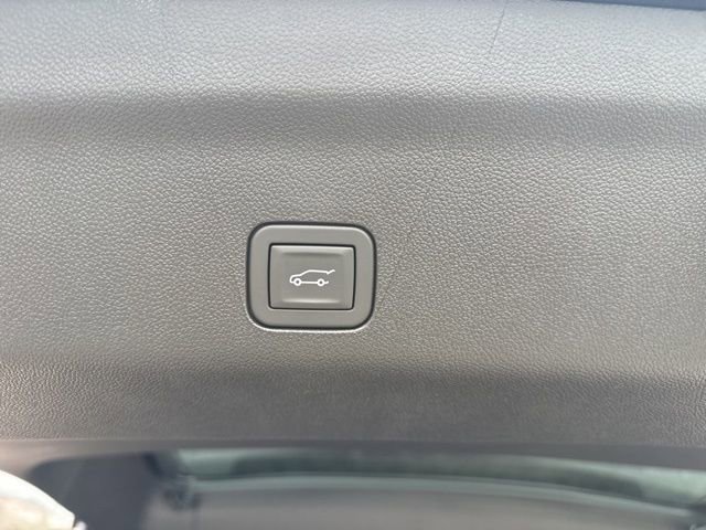 New 2025 GMC Yukon XL AT4 w/ AT4 Premium Plus Package AWD/4WD image 37