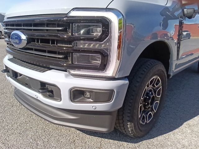 Used 2026 Ford F350 Platinum w/ FX4 Off-Road Package image 9
