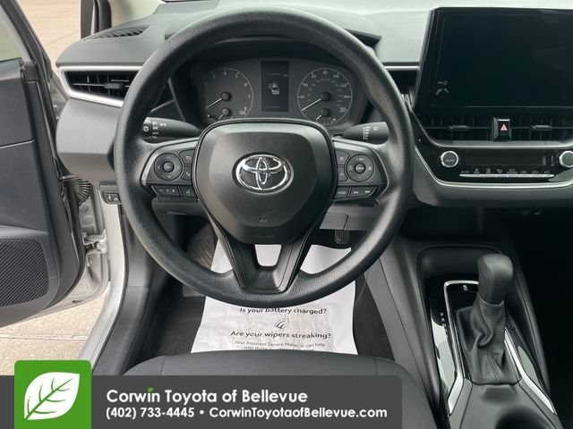 Used 2025 Toyota Corolla LE FWD image 21