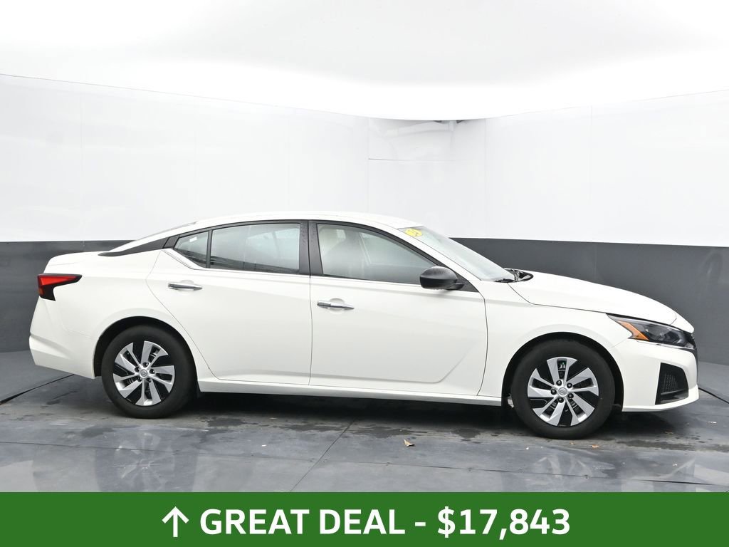 Used 2024 Nissan Altima 2.5 S FWD image 13