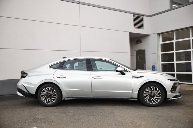 New 2025 Hyundai Sonata SEL image 3