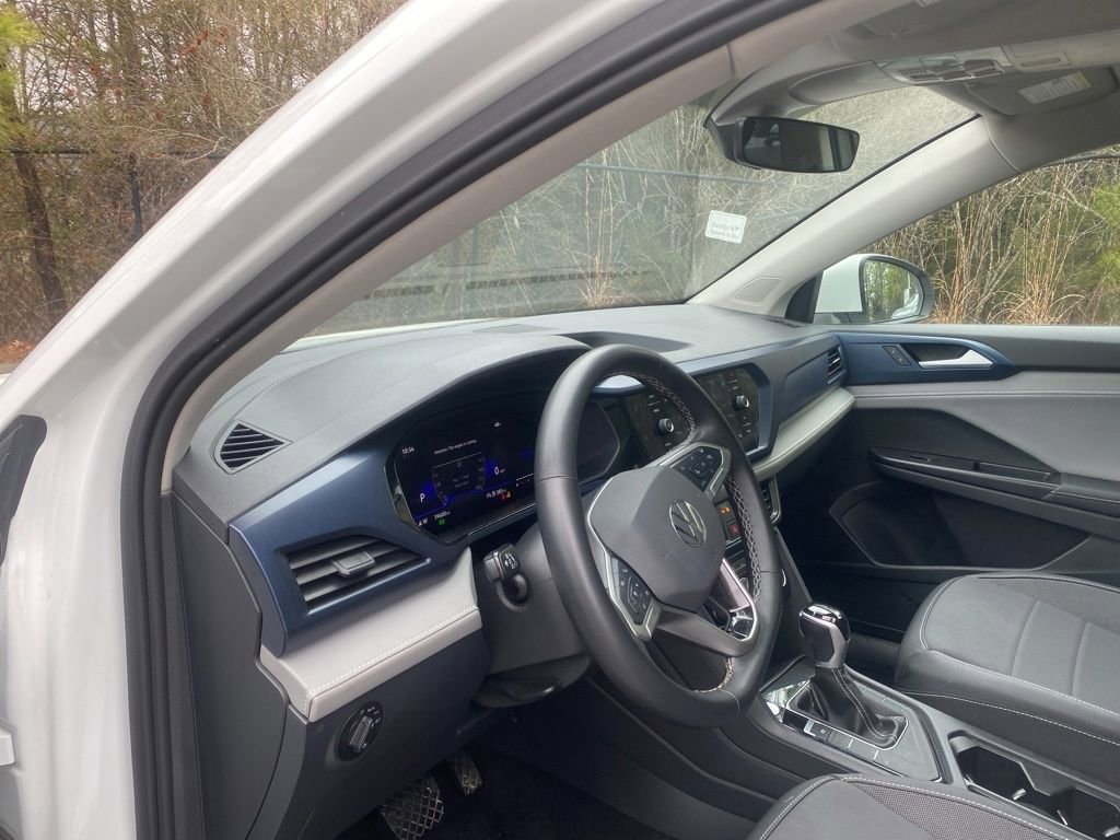 Used 2024 Volkswagen Taos SE image 12