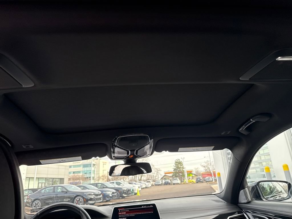 Used 2021 BMW 750i xDrive w/ Executive Package image 17