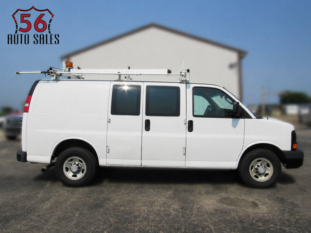 Used 2016 Chevrolet Express 2500 RWD image 1