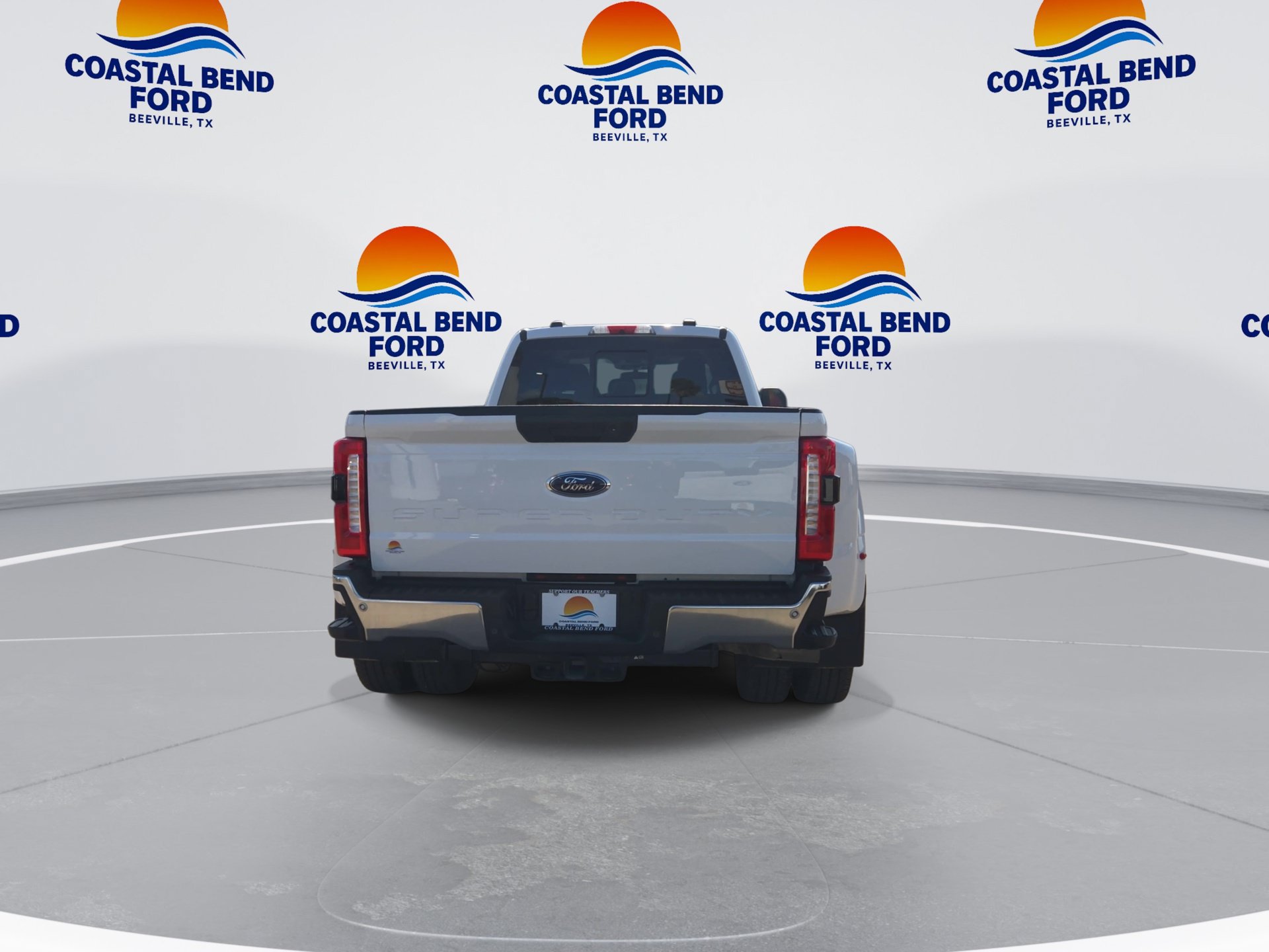 Used 2026 Ford F350 XL w/ 360-Degree Camera Package AWD/4WD image 7