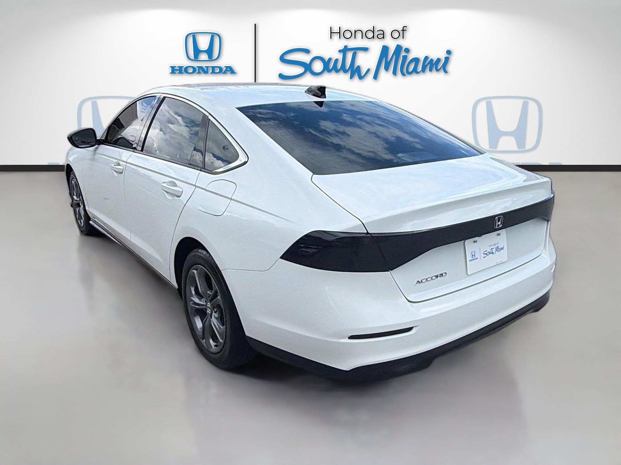 Used 2024 Honda Accord EX image 5
