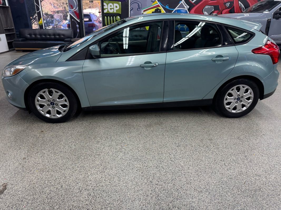 Used 2012 Ford Focus SE image 2