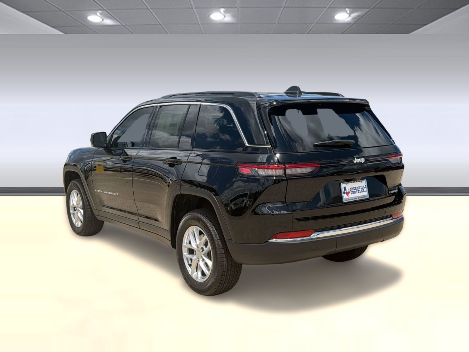 New 2026 Jeep Grand Cherokee Laredo RWD image 3