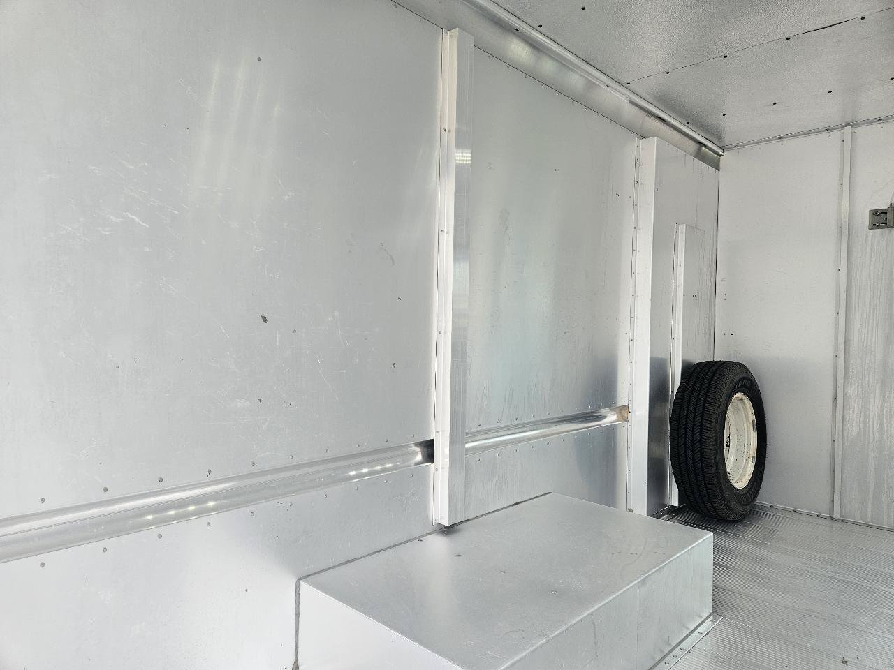 Used 2015 Ford E-350 and Econoline 350 Super Duty w/ A/C Prep Package RWD image 16