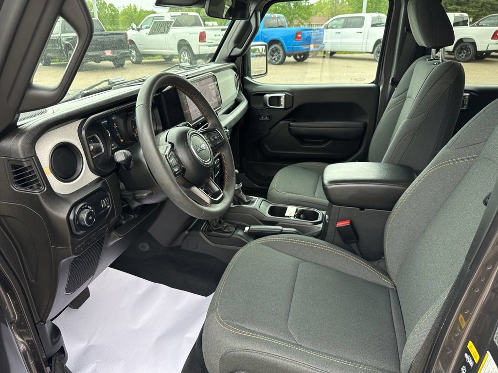 Used 2024 Jeep Wrangler Unlimited Sport AWD/4WD image 11