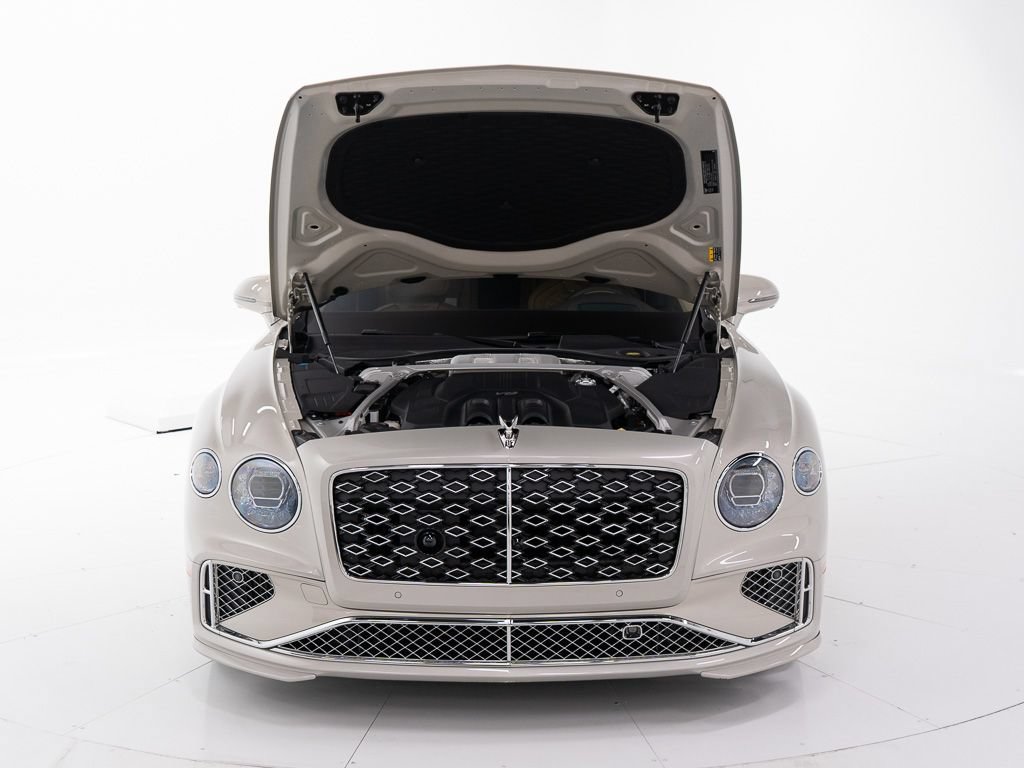 Used 2025 Bentley Flying Spur Plug-In Hybrid AWD/4WD image 49