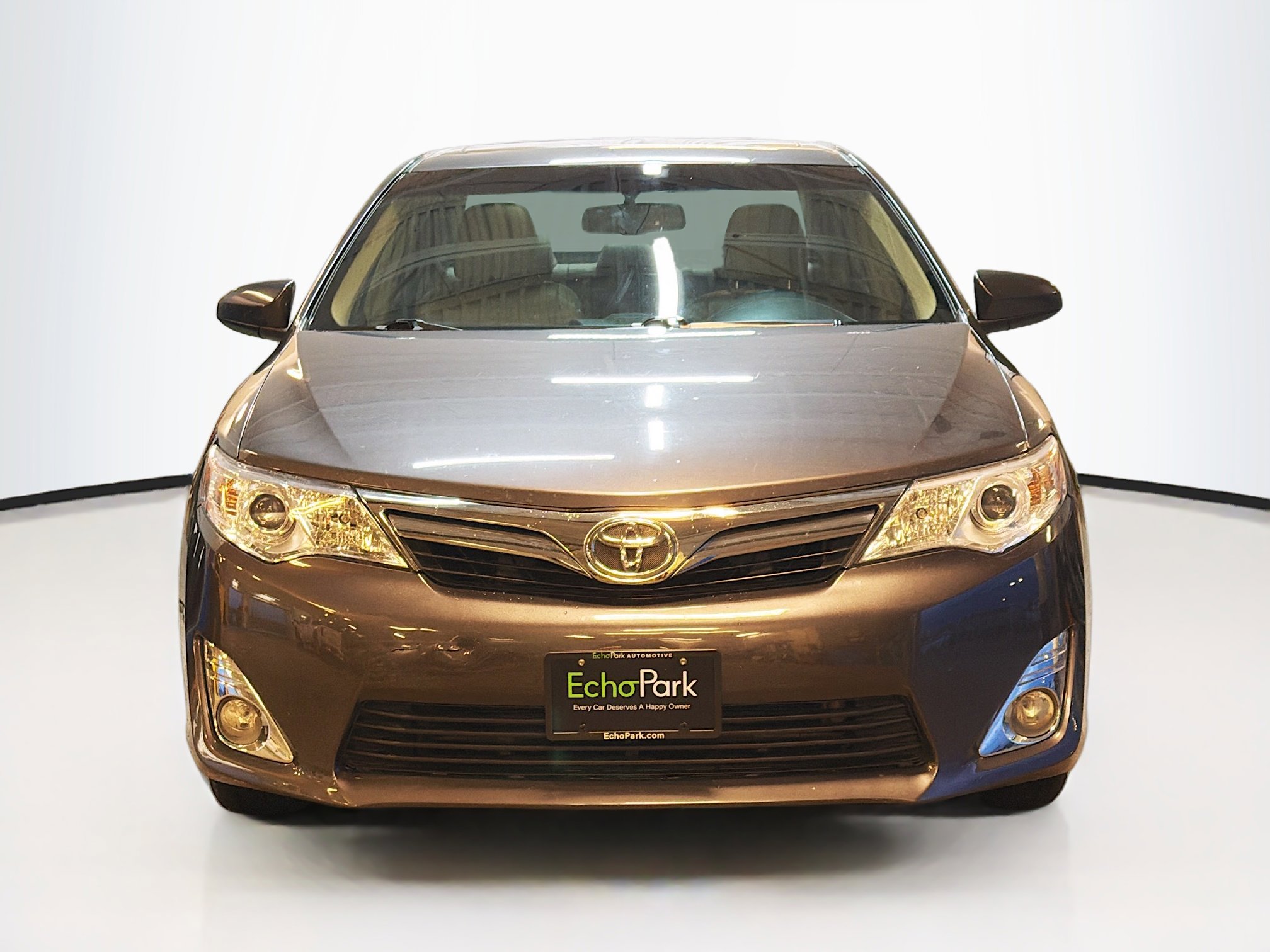 Used 2013 Toyota Camry XLE w/ Leather Pkg image 2
