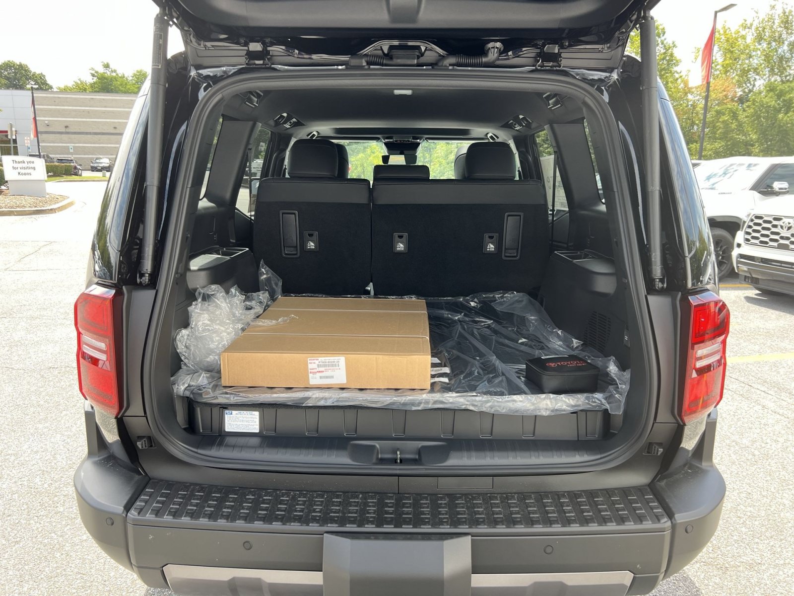 New 2027 Toyota Land Cruiser w/ Premium Package AWD/4WD image 26